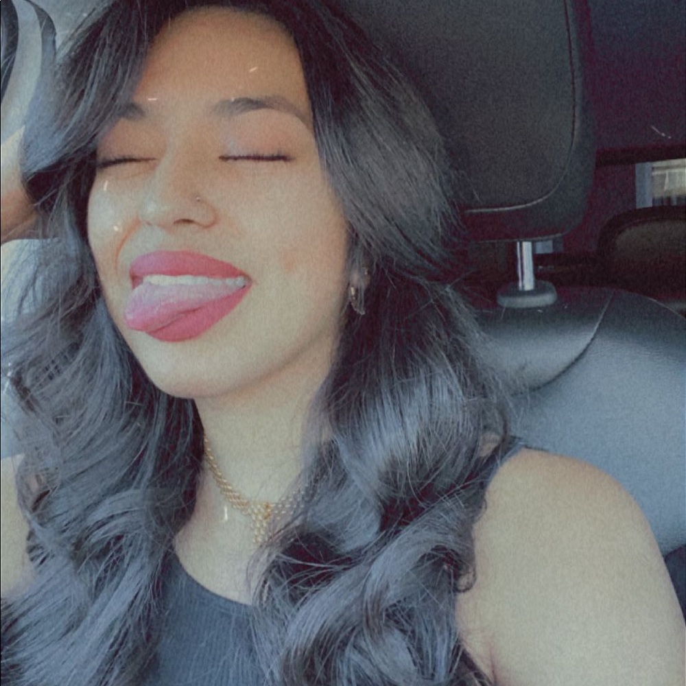 Meet your Posher, Cynthia